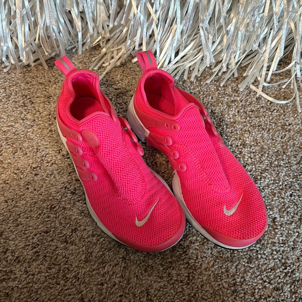 Coral Nike Sneakers 6